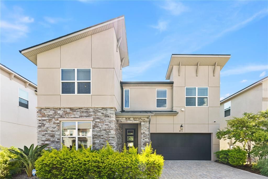 For Sale: $1,100,000 (9 beds, 6 baths, 4363 Square Feet)