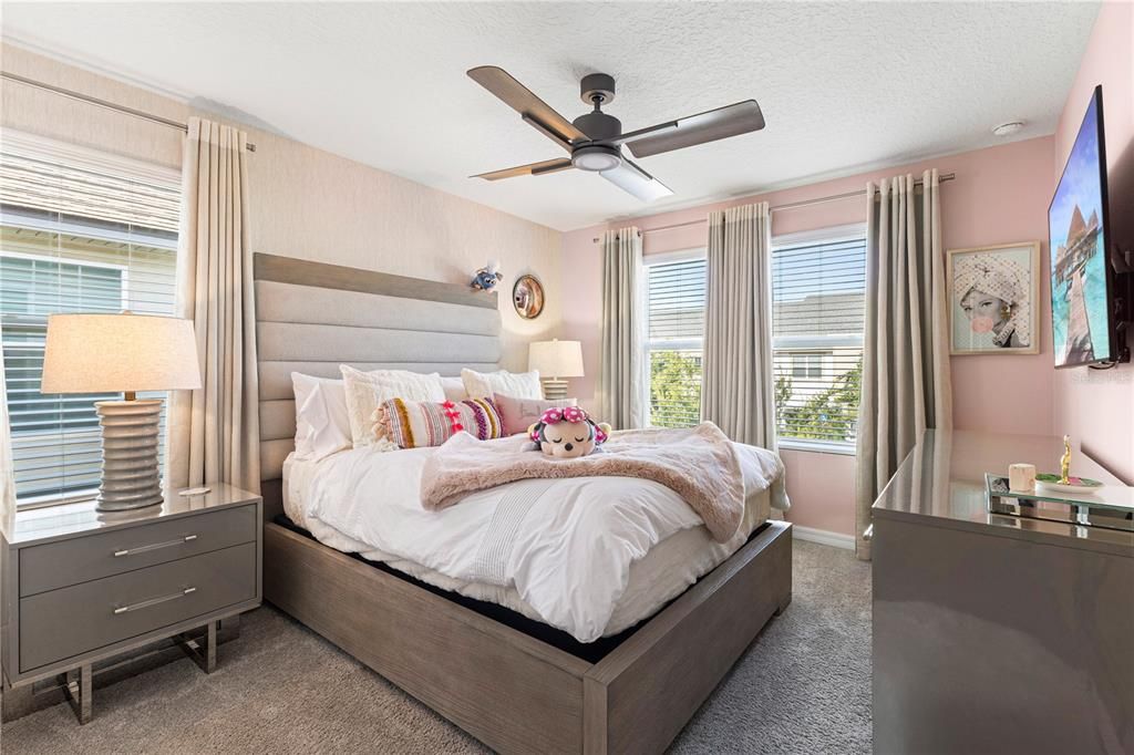 For Sale: $1,100,000 (9 beds, 6 baths, 4363 Square Feet)