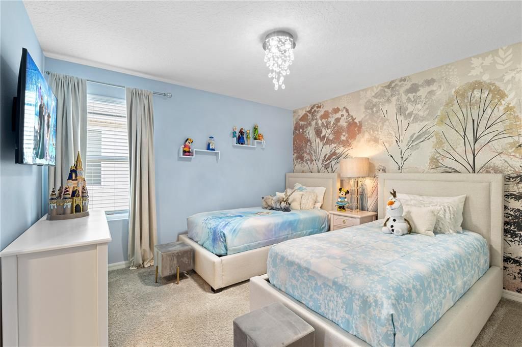 For Sale: $1,100,000 (9 beds, 6 baths, 4363 Square Feet)