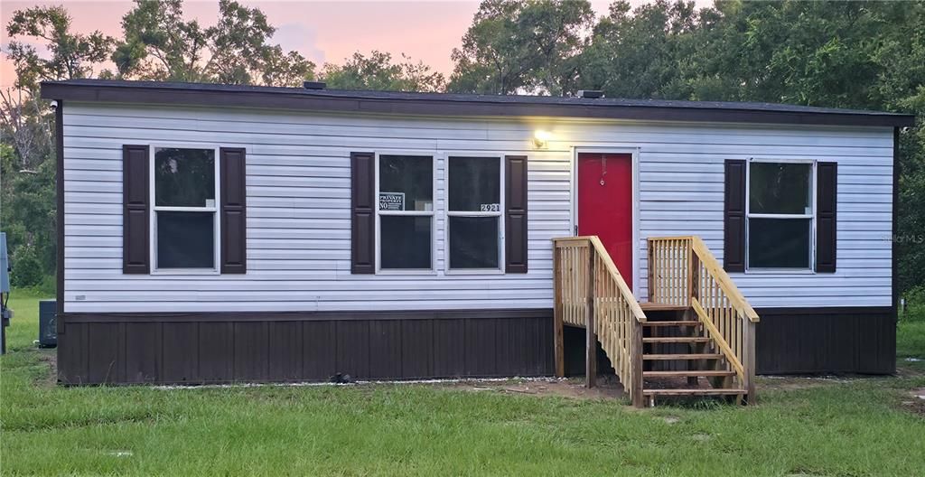 最近售出: $279,777 (3 贝兹, 2 浴室, 936 平方英尺)