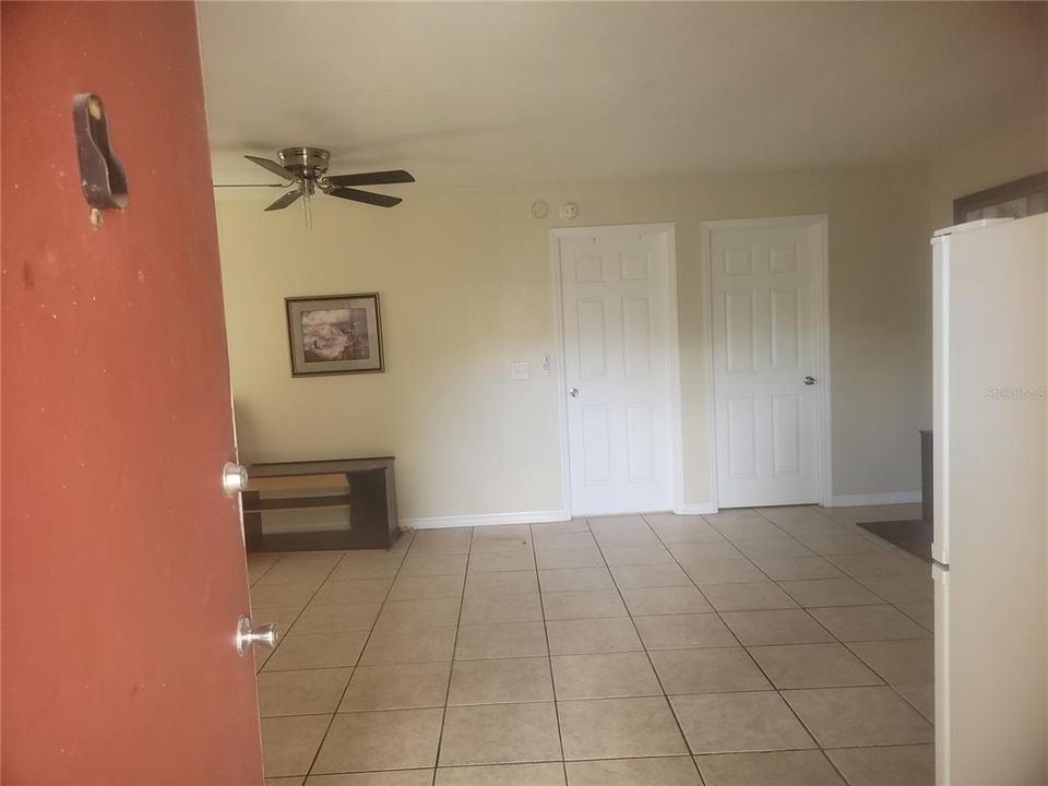 出租: $850 (1 贝兹, 1 浴室, 748 平方英尺)