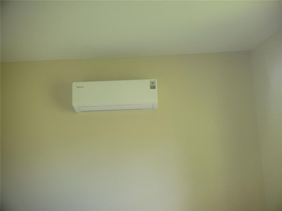 出租: $850 (1 贝兹, 1 浴室, 748 平方英尺)