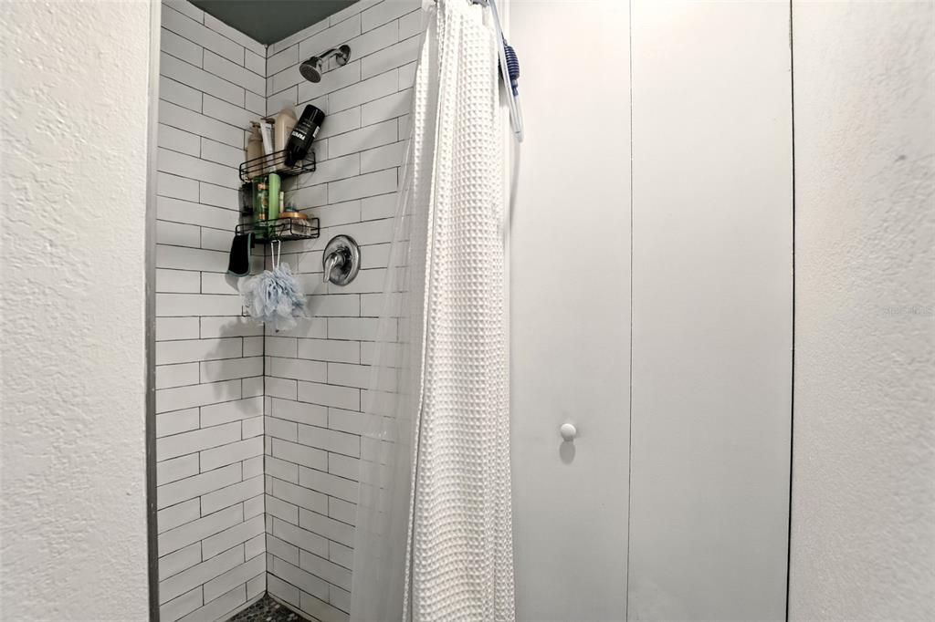 待售: $294,900 (2 贝兹, 2 浴室, 890 平方英尺)