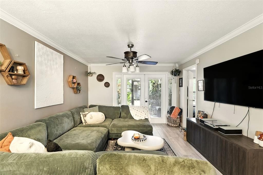 待售: $294,900 (2 贝兹, 2 浴室, 890 平方英尺)