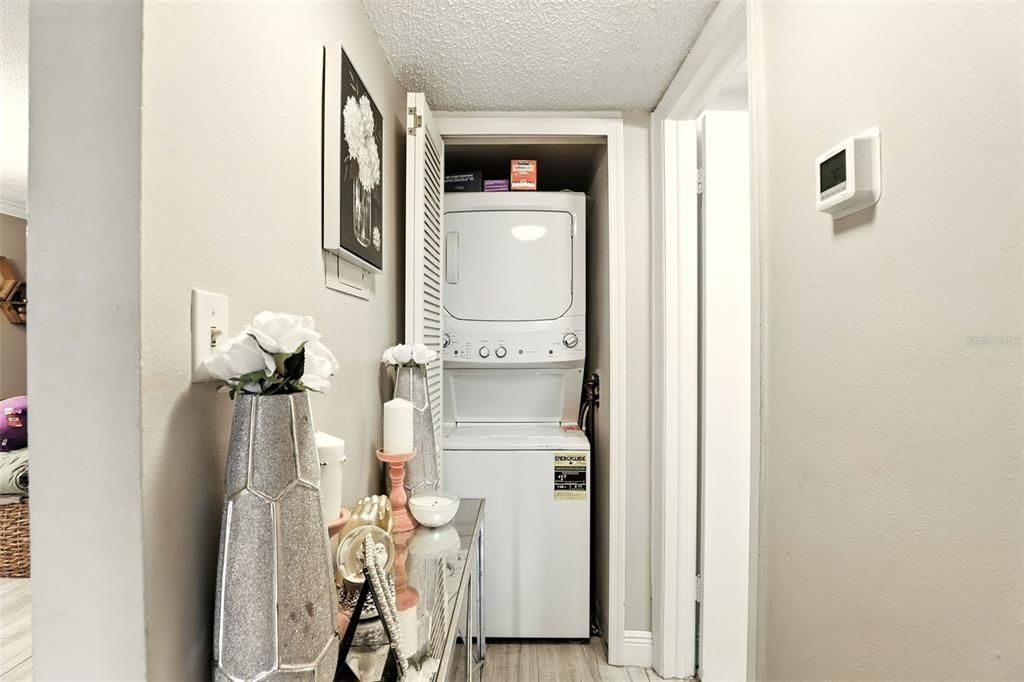 待售: $294,900 (2 贝兹, 2 浴室, 890 平方英尺)