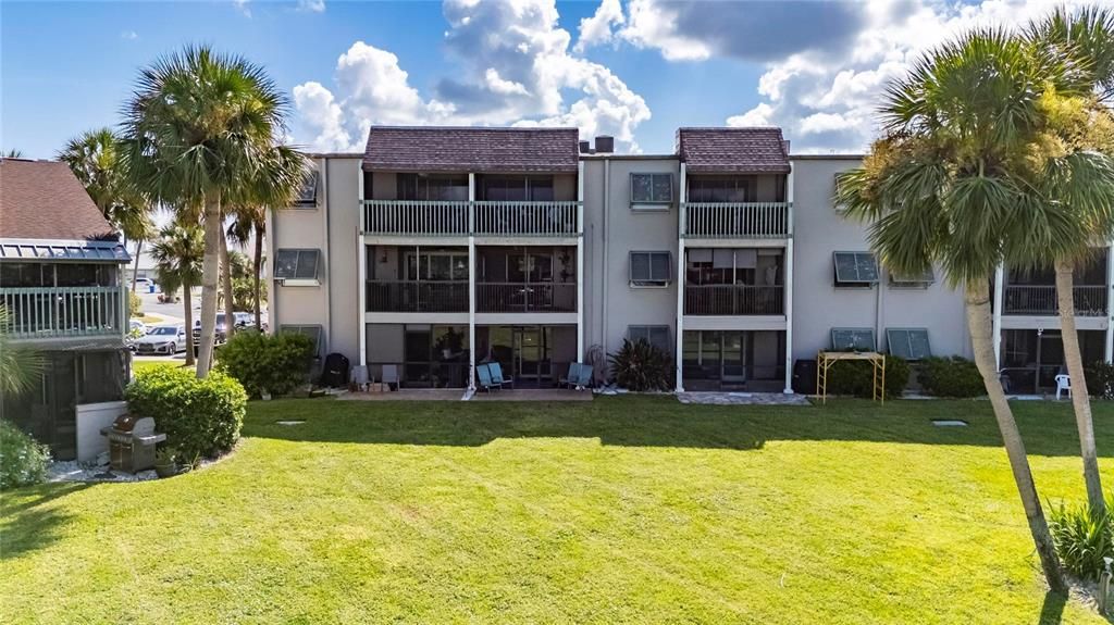 待售: $298,500 (2 贝兹, 2 浴室, 1084 平方英尺)