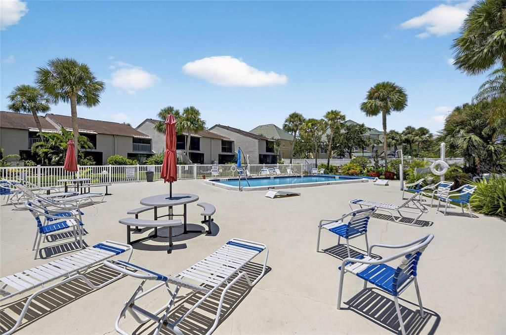 待售: $298,500 (2 贝兹, 2 浴室, 1084 平方英尺)