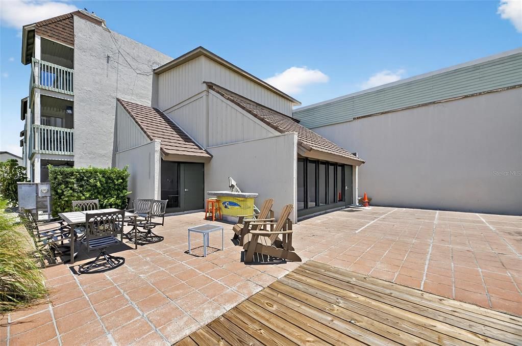 待售: $298,500 (2 贝兹, 2 浴室, 1084 平方英尺)