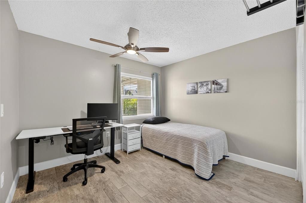 待售: $298,500 (2 贝兹, 2 浴室, 1084 平方英尺)