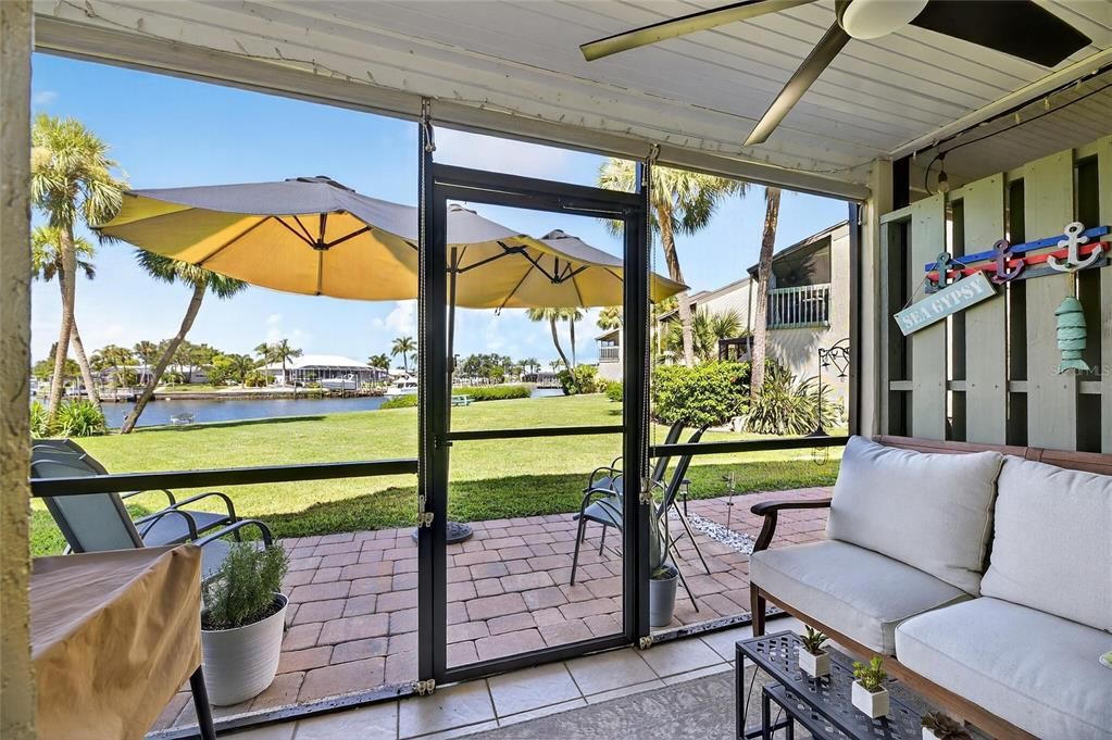 待售: $298,500 (2 贝兹, 2 浴室, 1084 平方英尺)