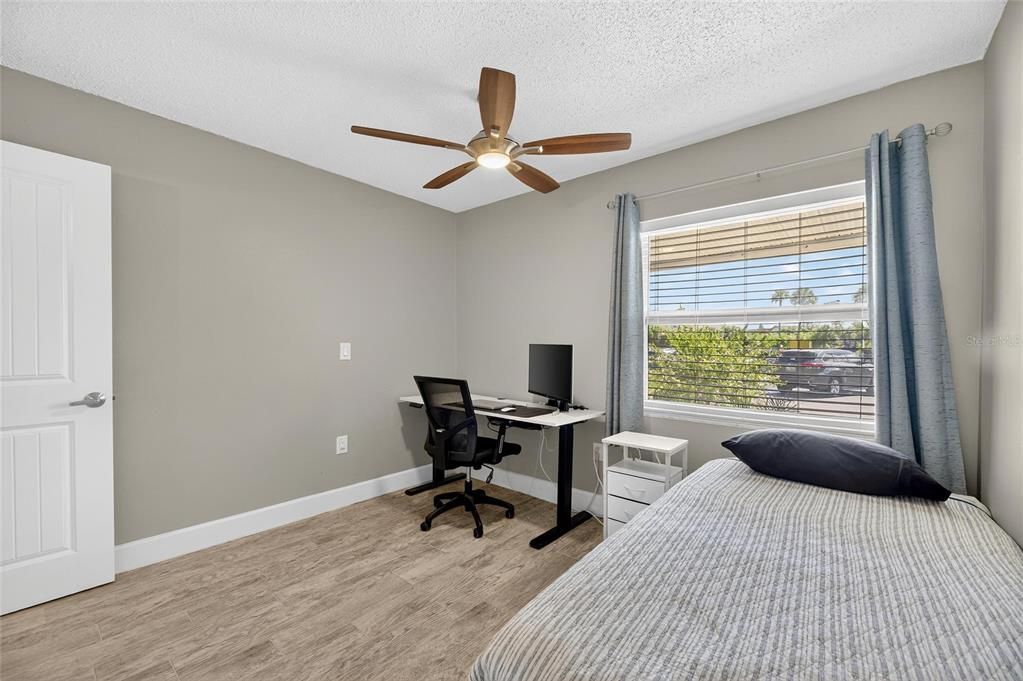 待售: $298,500 (2 贝兹, 2 浴室, 1084 平方英尺)