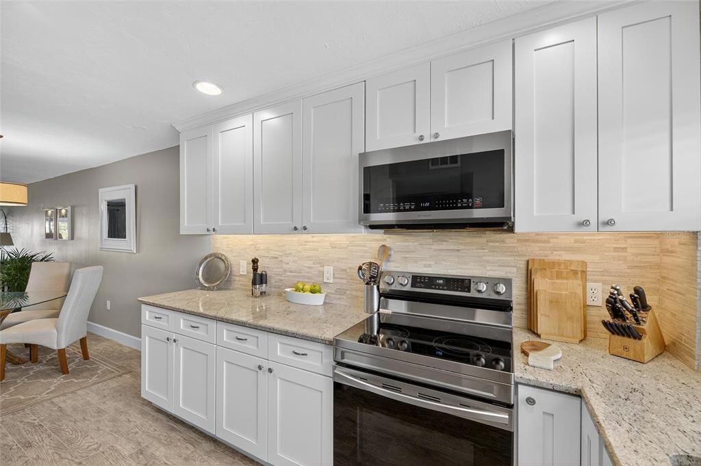 待售: $298,500 (2 贝兹, 2 浴室, 1084 平方英尺)