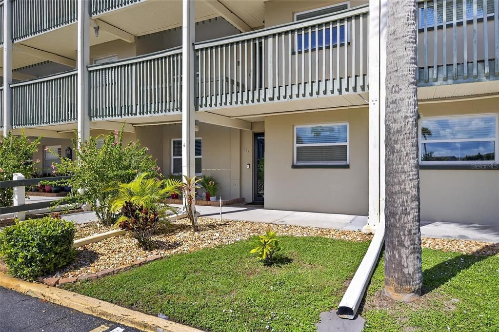 待售: $298,500 (2 贝兹, 2 浴室, 1084 平方英尺)