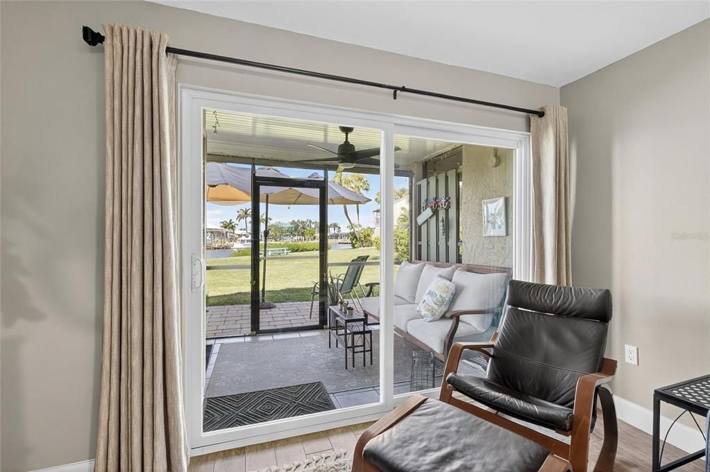 待售: $298,500 (2 贝兹, 2 浴室, 1084 平方英尺)