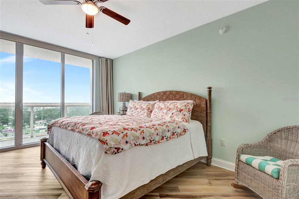 На продажу: $390,000 (3 спален, 3 ванн, 1922 Квадратных фут)