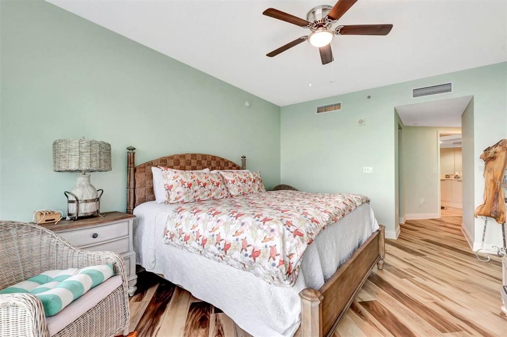 На продажу: $390,000 (3 спален, 3 ванн, 1922 Квадратных фут)