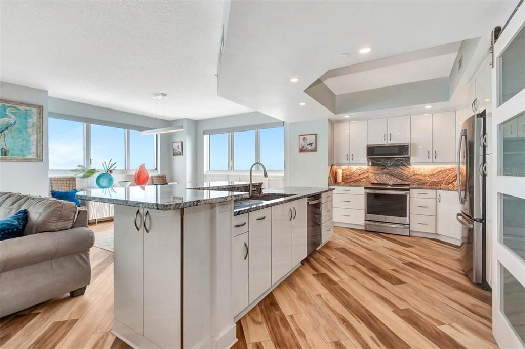 На продажу: $390,000 (3 спален, 3 ванн, 1922 Квадратных фут)