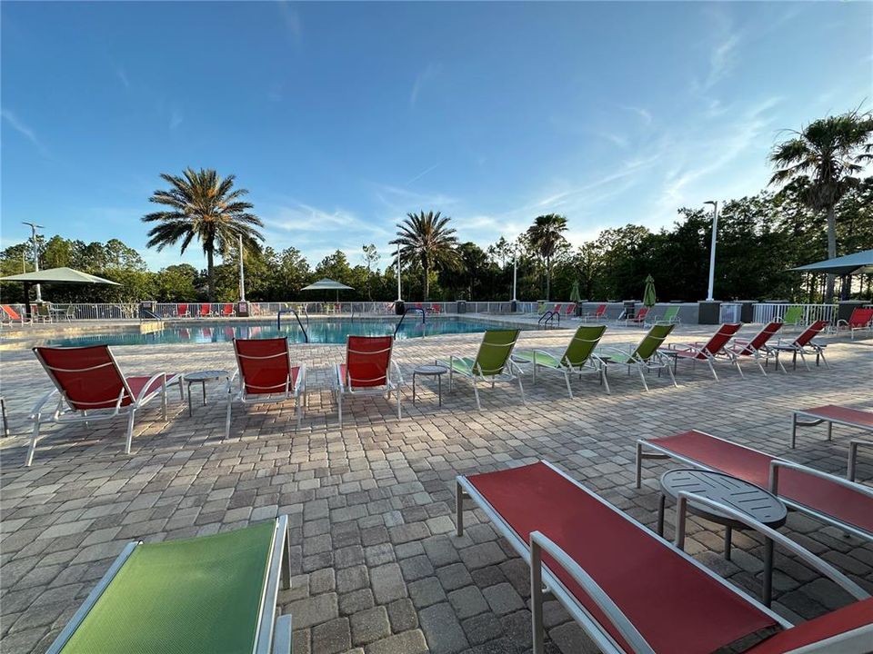 Active With Contract: $134,800 (2 beds, 2 baths, 1369 Square Feet)