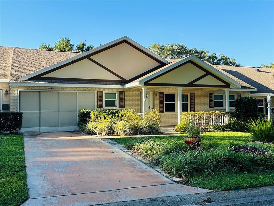 Active With Contract: $134,800 (2 beds, 2 baths, 1369 Square Feet)