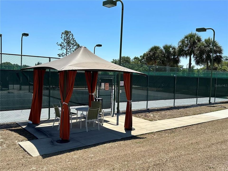 Active With Contract: $134,800 (2 beds, 2 baths, 1369 Square Feet)