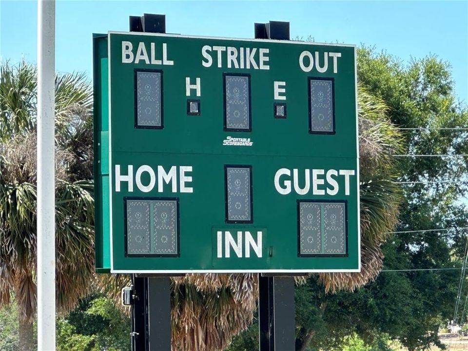 Active With Contract: $134,800 (2 beds, 2 baths, 1369 Square Feet)