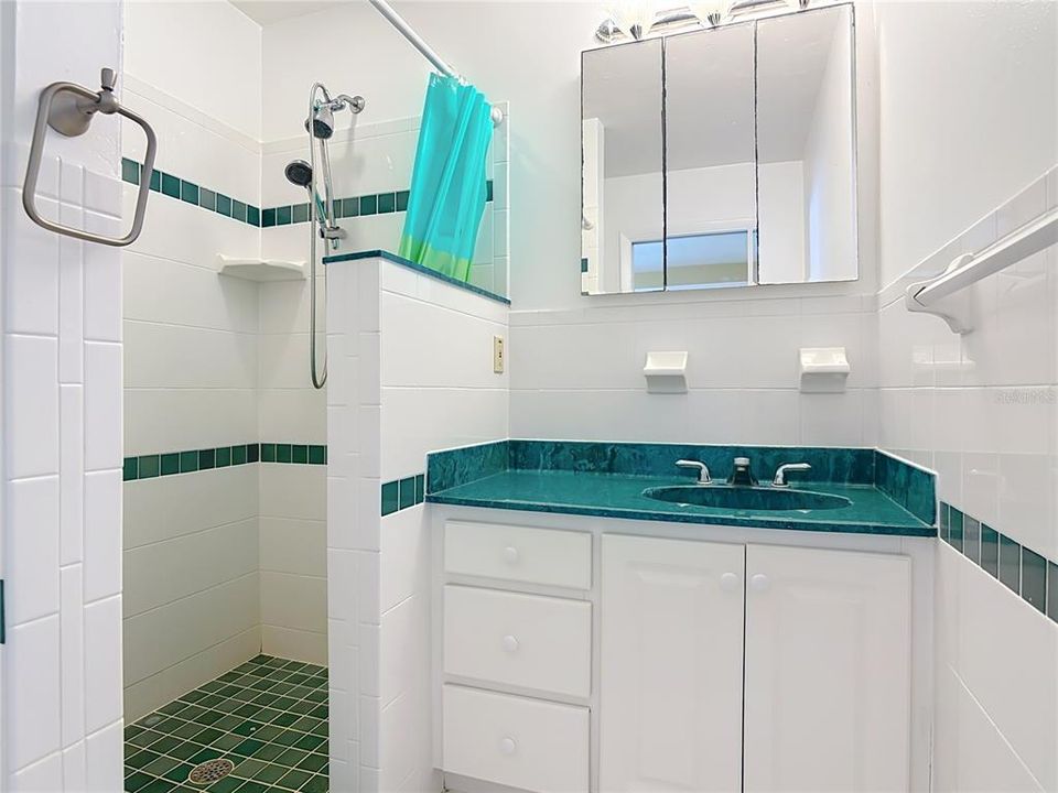 待售: $1,600,000 (4 贝兹, 5 浴室, 3231 平方英尺)