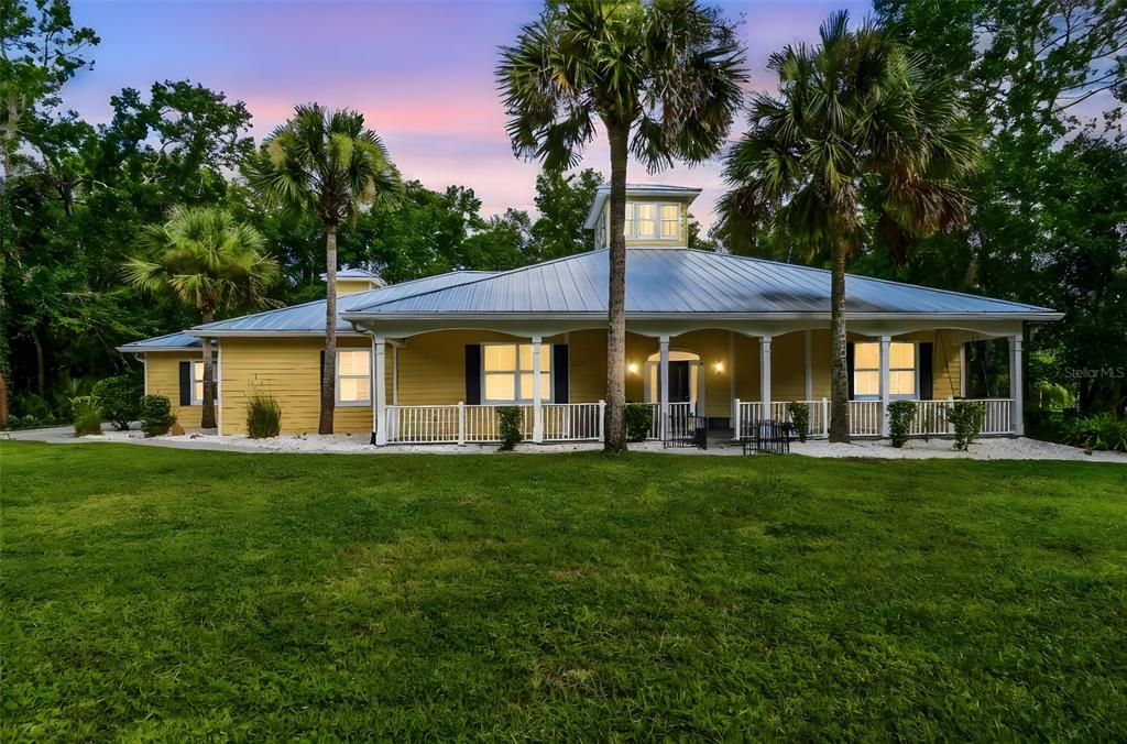 Recently Sold: $700,000 (4 beds, 3 baths, 2539 Square Feet)