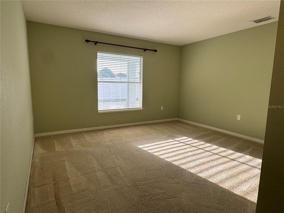 For Sale: $419,900 (4 beds, 2 baths, 2818 Square Feet)