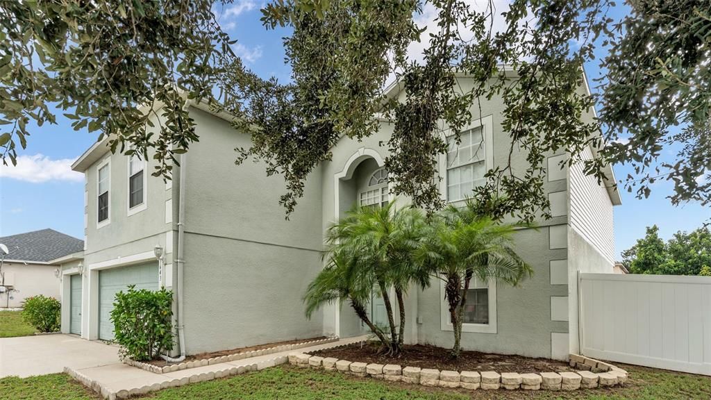 For Sale: $419,900 (4 beds, 2 baths, 2818 Square Feet)