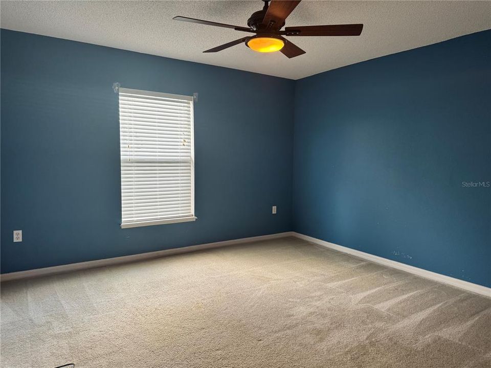 For Sale: $419,900 (4 beds, 2 baths, 2818 Square Feet)