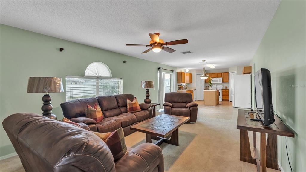 For Sale: $419,900 (4 beds, 2 baths, 2818 Square Feet)