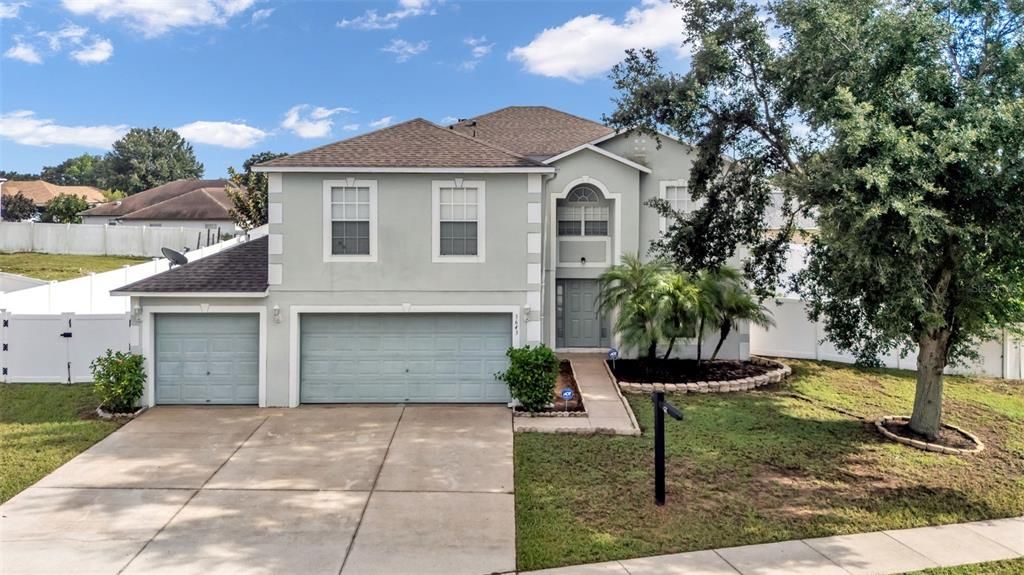 For Sale: $419,900 (4 beds, 2 baths, 2818 Square Feet)