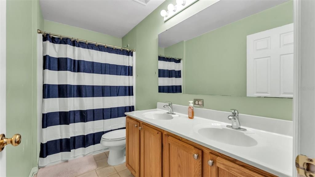 For Sale: $419,900 (4 beds, 2 baths, 2818 Square Feet)