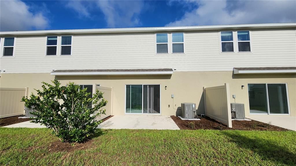 Под контрактом: $2,000 (3 спален, 2 ванн, 1551 Квадратных фут)