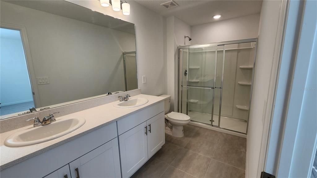 Под контрактом: $2,000 (3 спален, 2 ванн, 1551 Квадратных фут)