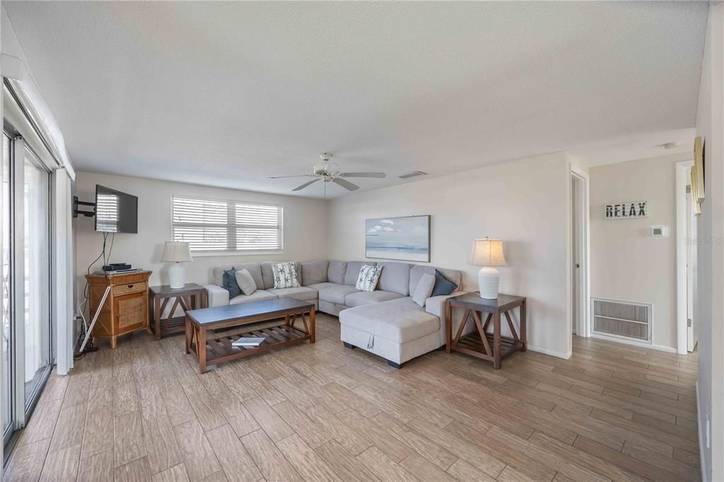 На продажу: $1,395,000 (4 спален, 3 ванн, 1962 Квадратных фут)