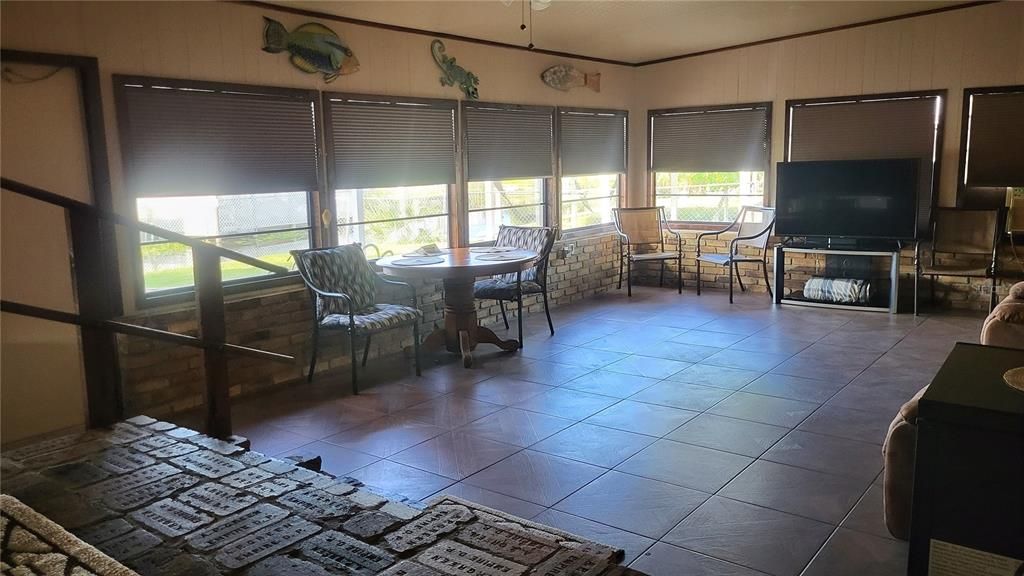 For Sale: $324,250 (2 beds, 2 baths, 1438 Square Feet)