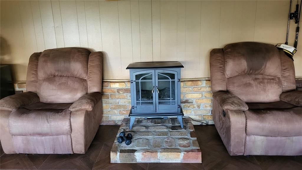 For Sale: $324,250 (2 beds, 2 baths, 1438 Square Feet)