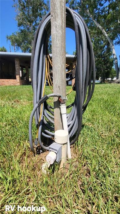 For Sale: $324,250 (2 beds, 2 baths, 1438 Square Feet)