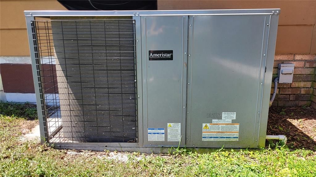 For Sale: $324,250 (2 beds, 2 baths, 1438 Square Feet)