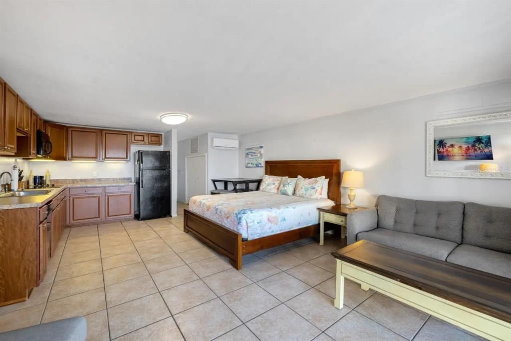 На продажу: $125,000 (0 спален, 1 ванн, 480 Квадратных фут)