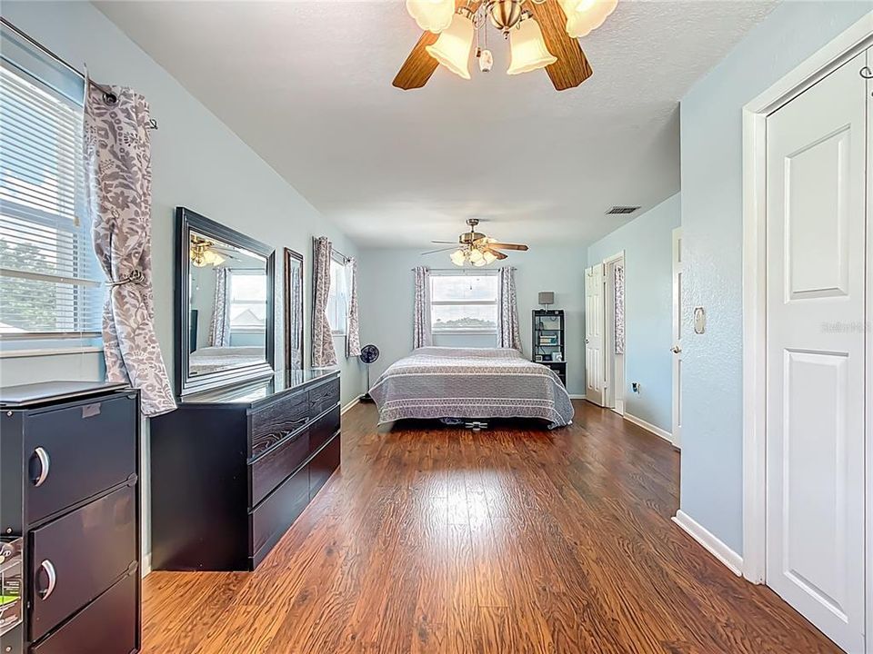 For Sale: $425,000 (3 beds, 3 baths, 2874 Square Feet)