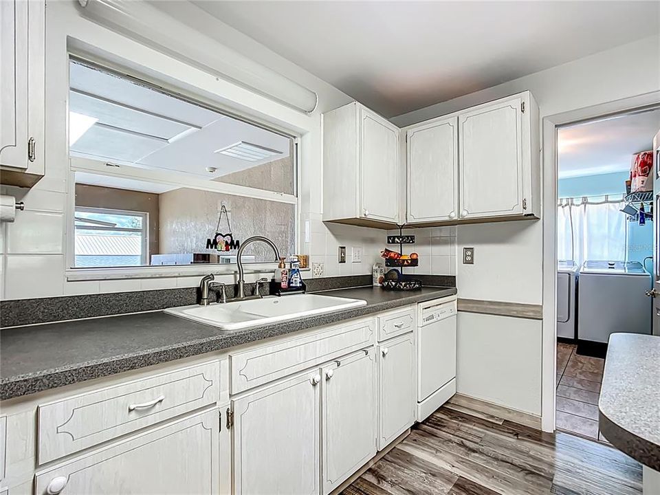 For Sale: $425,000 (3 beds, 3 baths, 2874 Square Feet)