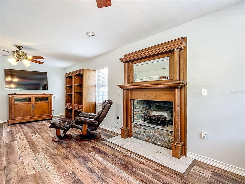 For Sale: $425,000 (3 beds, 3 baths, 2874 Square Feet)