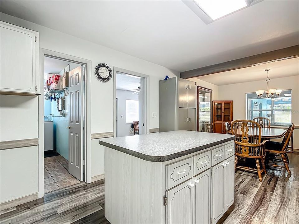 For Sale: $425,000 (3 beds, 3 baths, 2874 Square Feet)