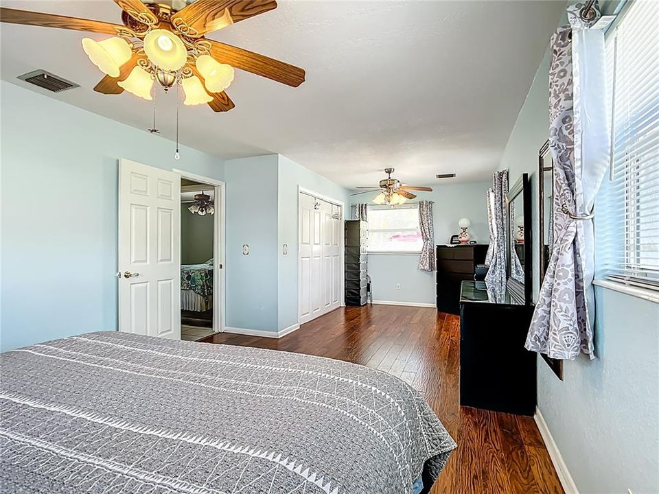 For Sale: $425,000 (3 beds, 3 baths, 2874 Square Feet)