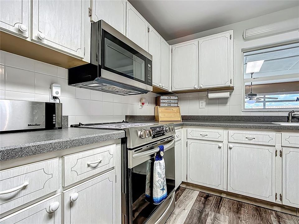 For Sale: $425,000 (3 beds, 3 baths, 2874 Square Feet)