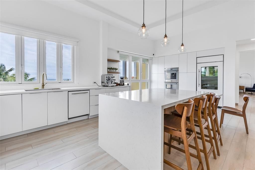 For Sale: $2,495,000 (4 beds, 4 baths, 3200 Square Feet)