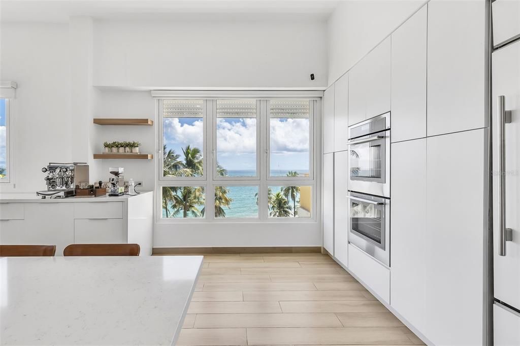 For Sale: $2,495,000 (4 beds, 4 baths, 3200 Square Feet)