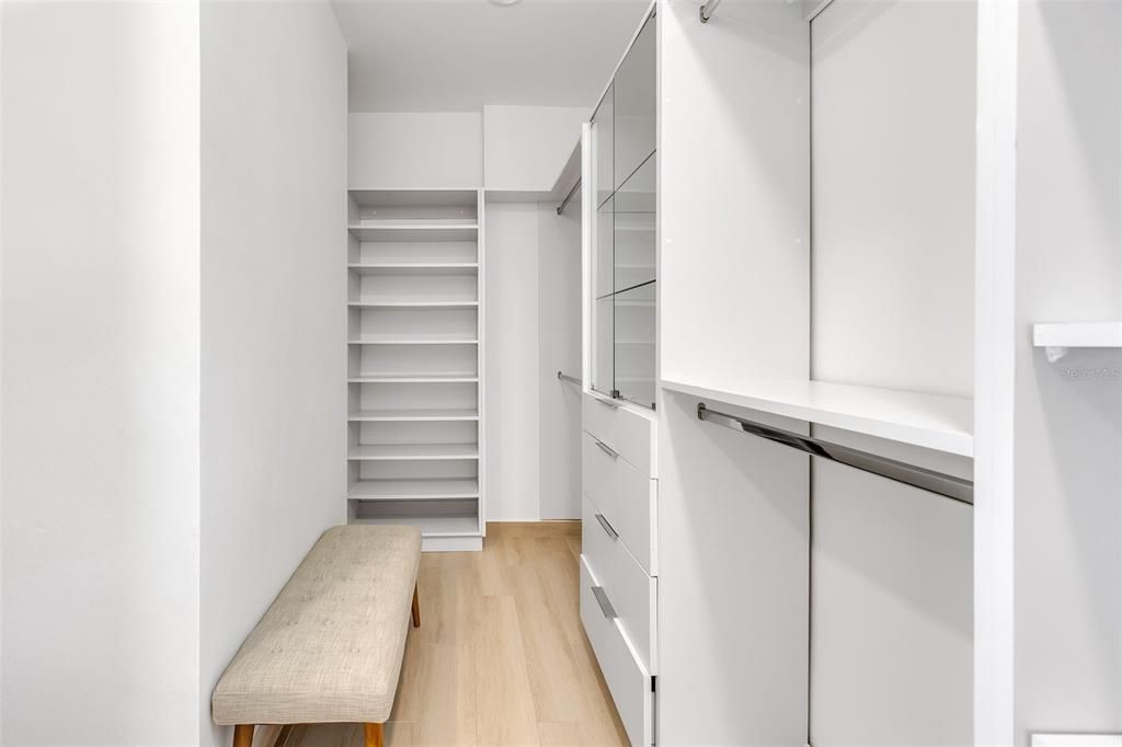 For Sale: $2,495,000 (4 beds, 4 baths, 3200 Square Feet)